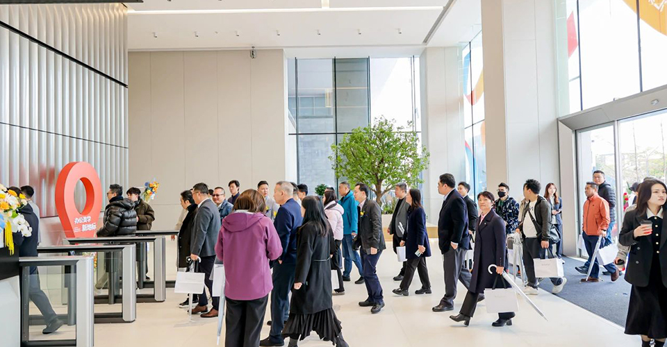 JE Furniture’s Grand Opening: A New Landmark in Office Aesthetics