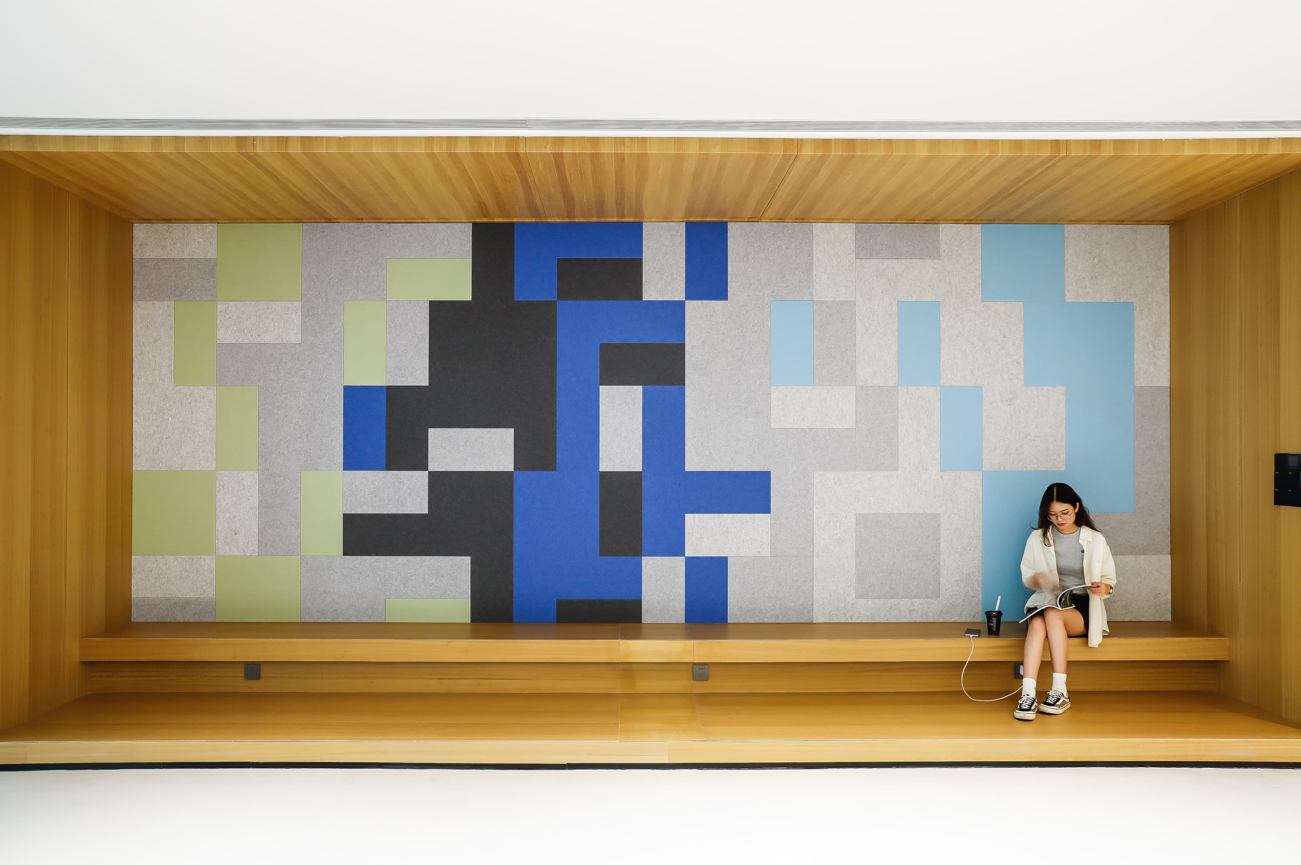Unleash the vitality of office space with the concept of 