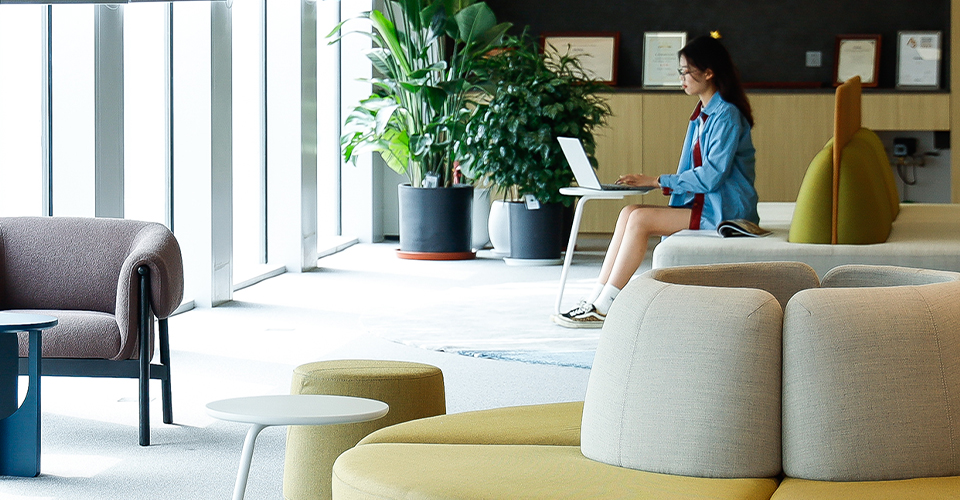 Redefining the Future of Work – JE Furniture × M Moser Design