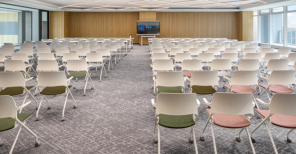 JE Furniture Corporate Showroom | Redefining Modern Office Furniture Spaces