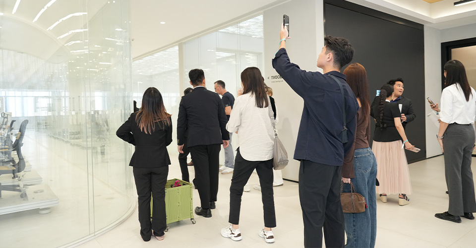 JE Furniture Welcomes Global Partners for a Lingnan-Inspired Appreciation Evening